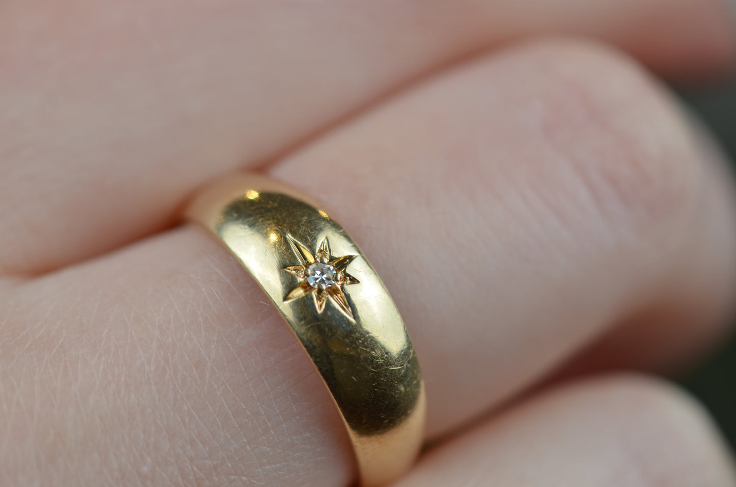 Essential Vintage Star Set Ring