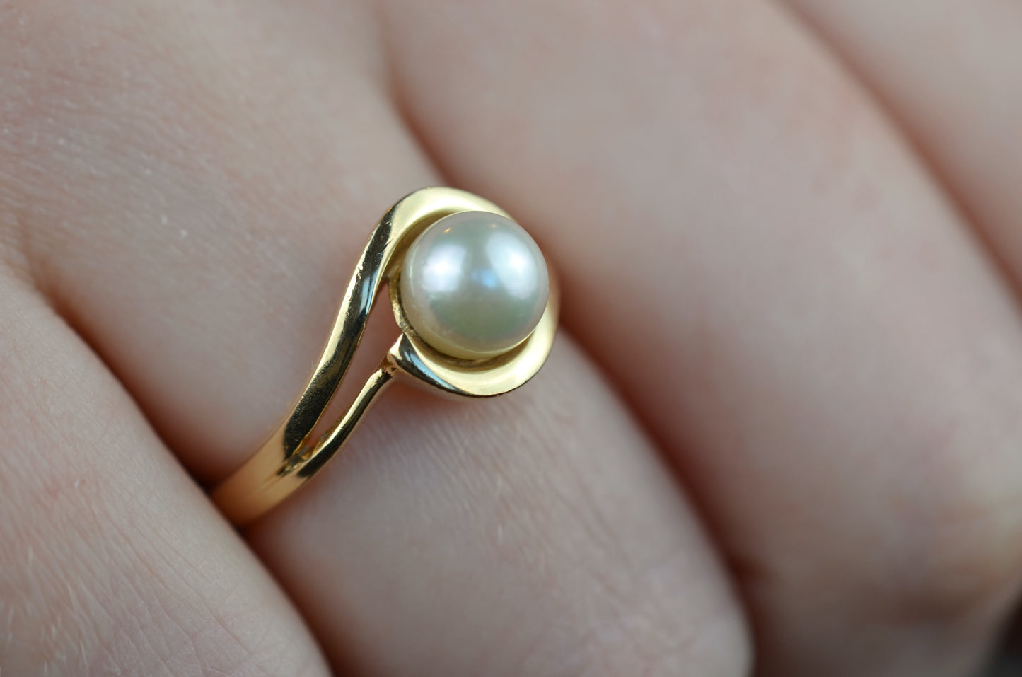 Swirling Pearl Ring