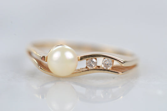 Dainty Pearl and Diamond Wave Band
