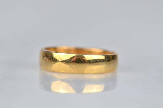 Buttery Petite 18k Band