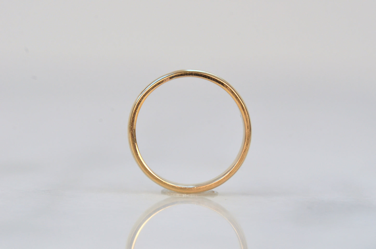Buttery Petite 18k Band