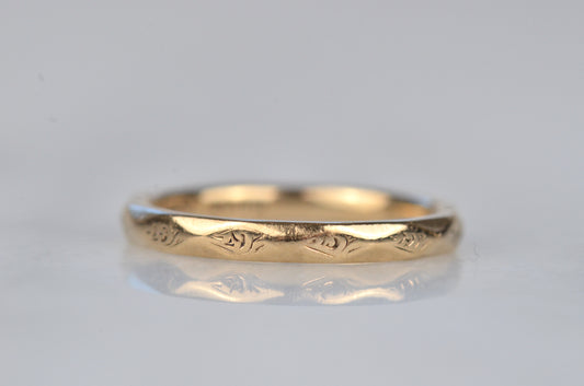 Soft Midcentury Engraved Facet Band