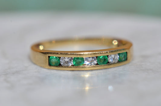 Sleek Vintage Diamond and Emerald Band