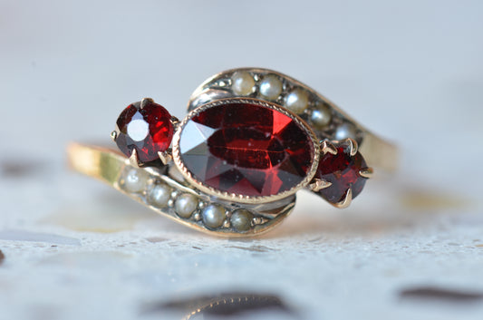 Rich Vintage Garnet Trilogy Ring