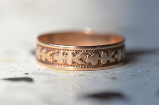 Patterned Victorian Baby/Pinky Ring