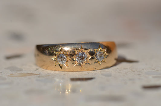 Lively Petite Victorian Trilogy Starburst Ring