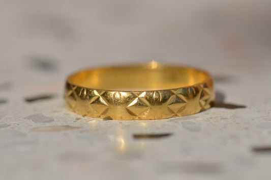 Slim Quilted 22k Band