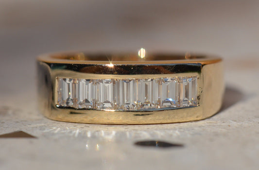 Exceptional Vintage Baguette Band