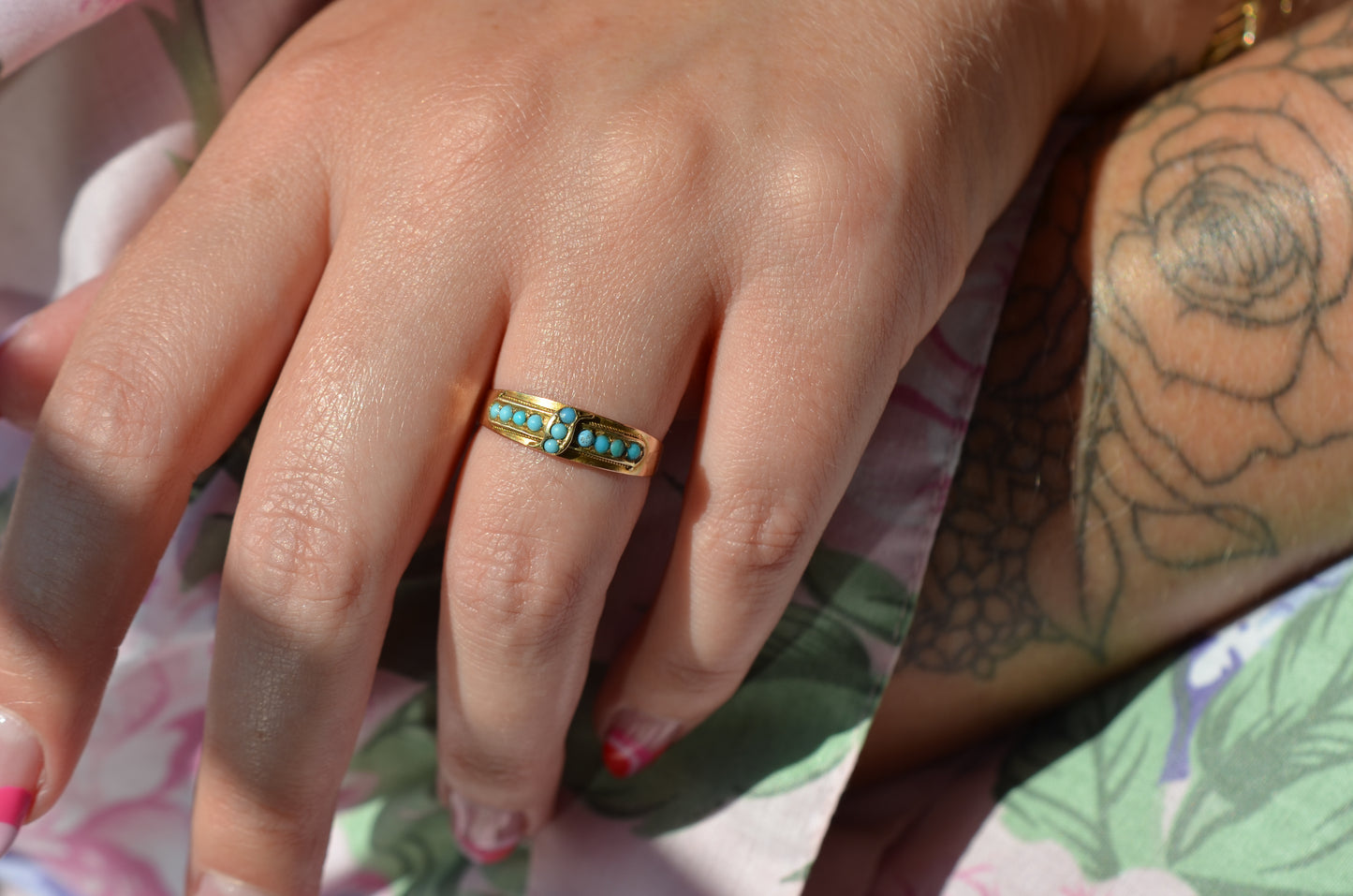 Elegant Victorian Turquoise Band Ring