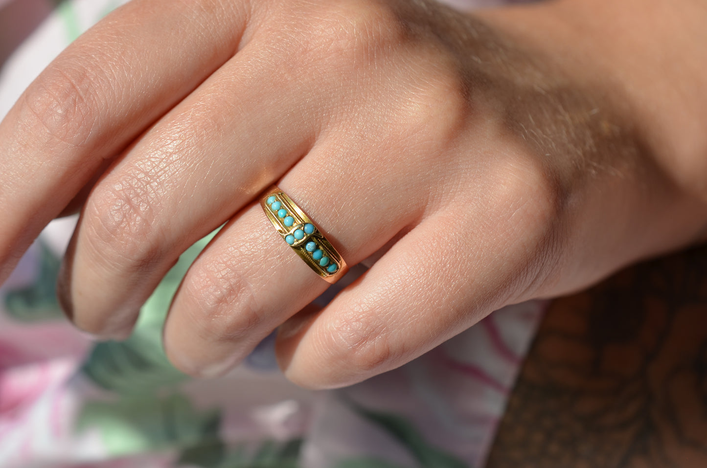 Elegant Victorian Turquoise Band Ring
