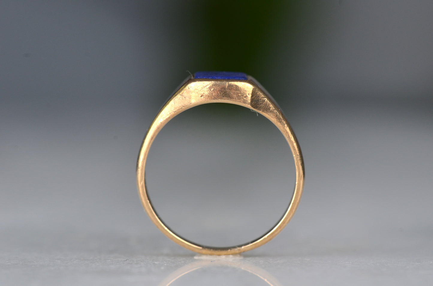 Vivid Sentimental Memorial Lapis Signet