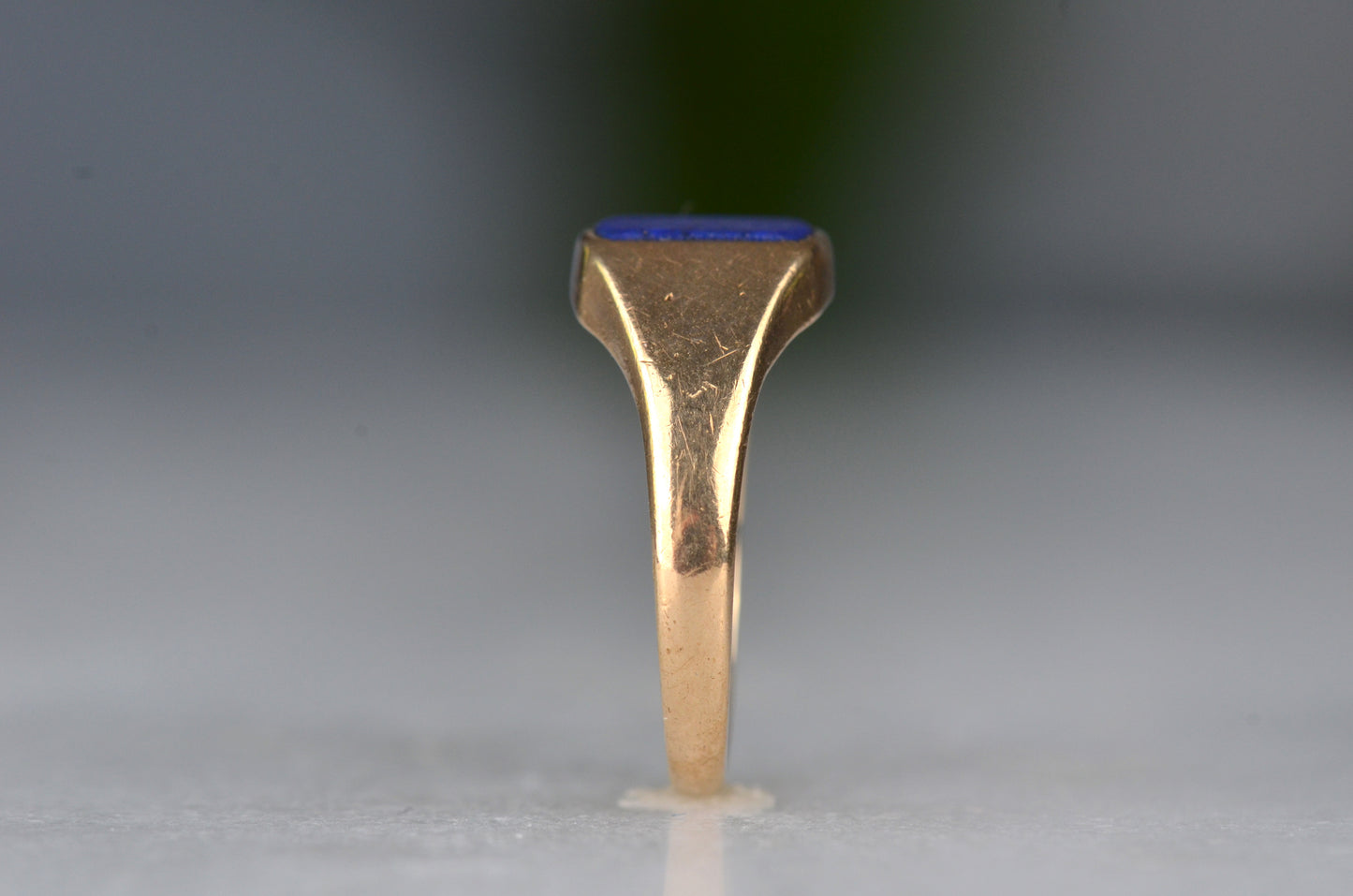 Vivid Sentimental Memorial Lapis Signet