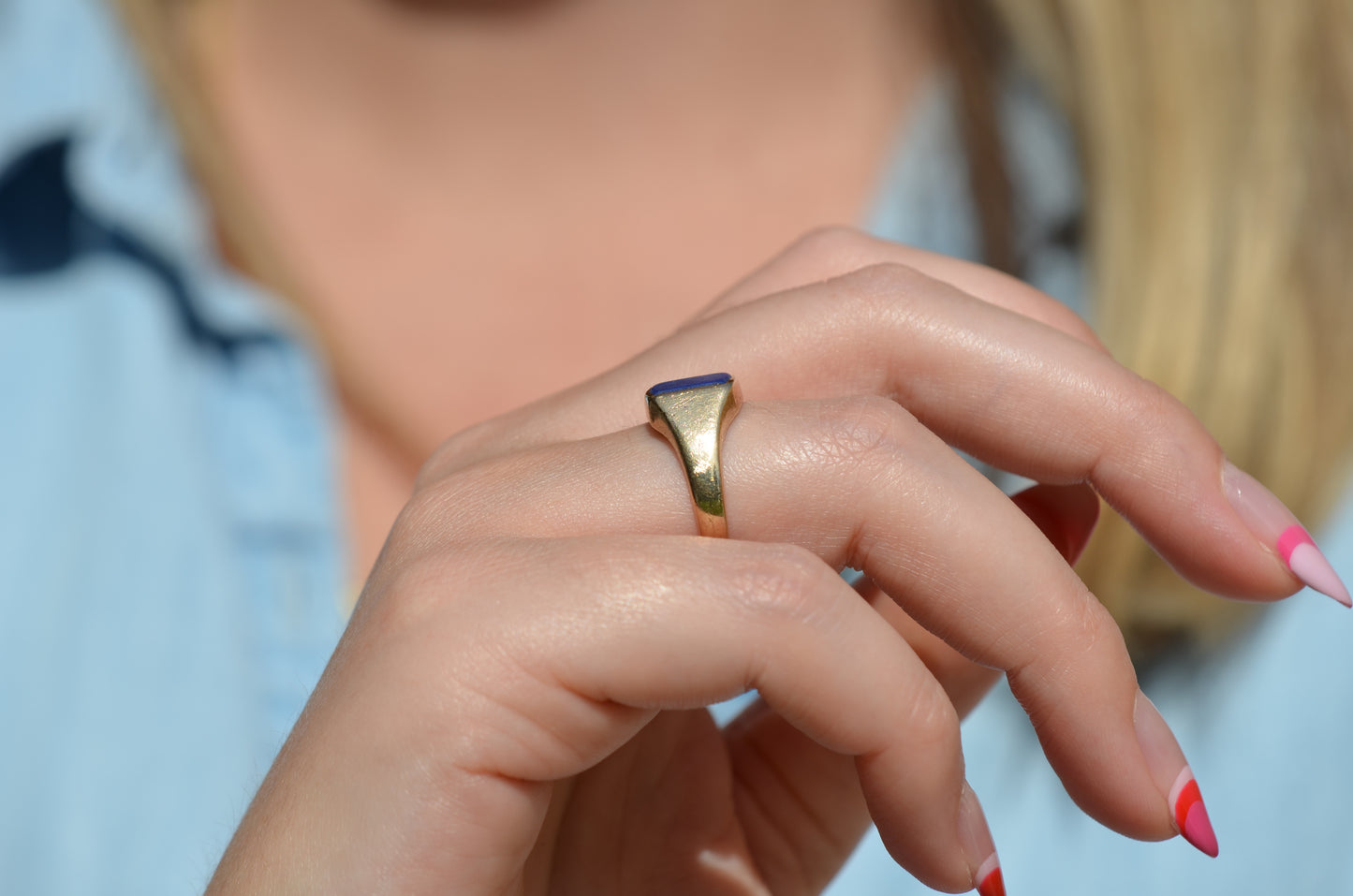 Vivid Sentimental Memorial Lapis Signet