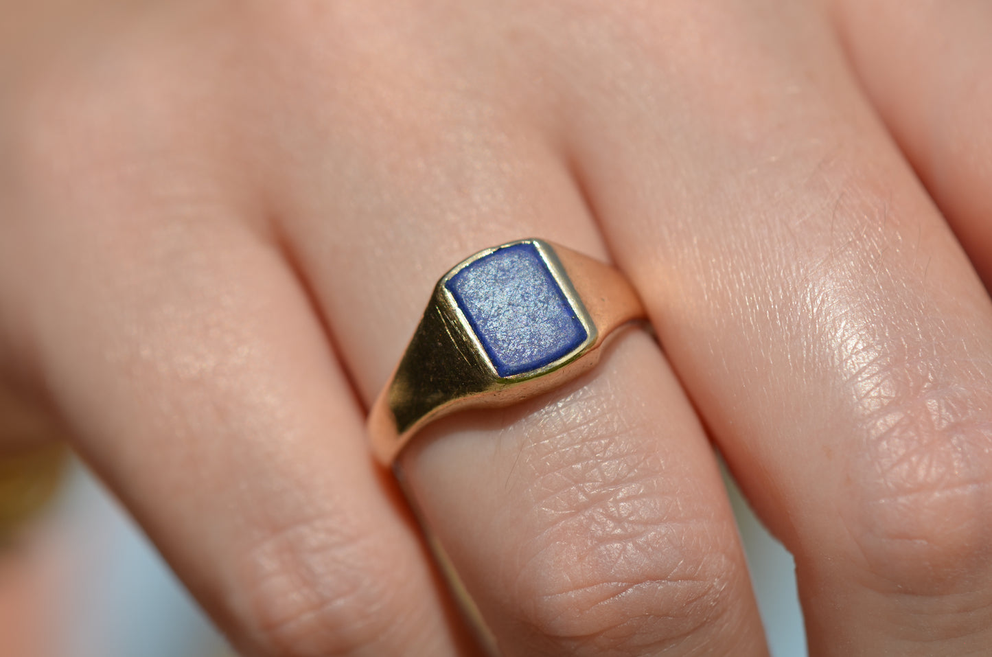 Vivid Sentimental Memorial Lapis Signet