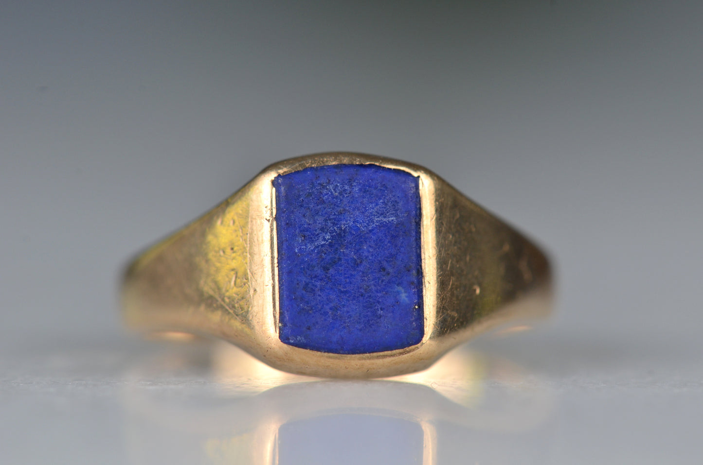 Vivid Sentimental Memorial Lapis Signet