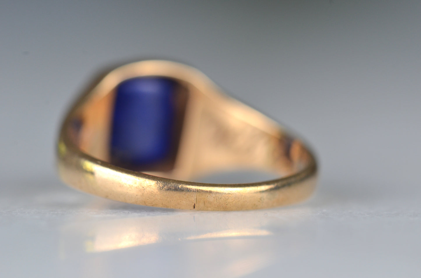 Vivid Sentimental Memorial Lapis Signet