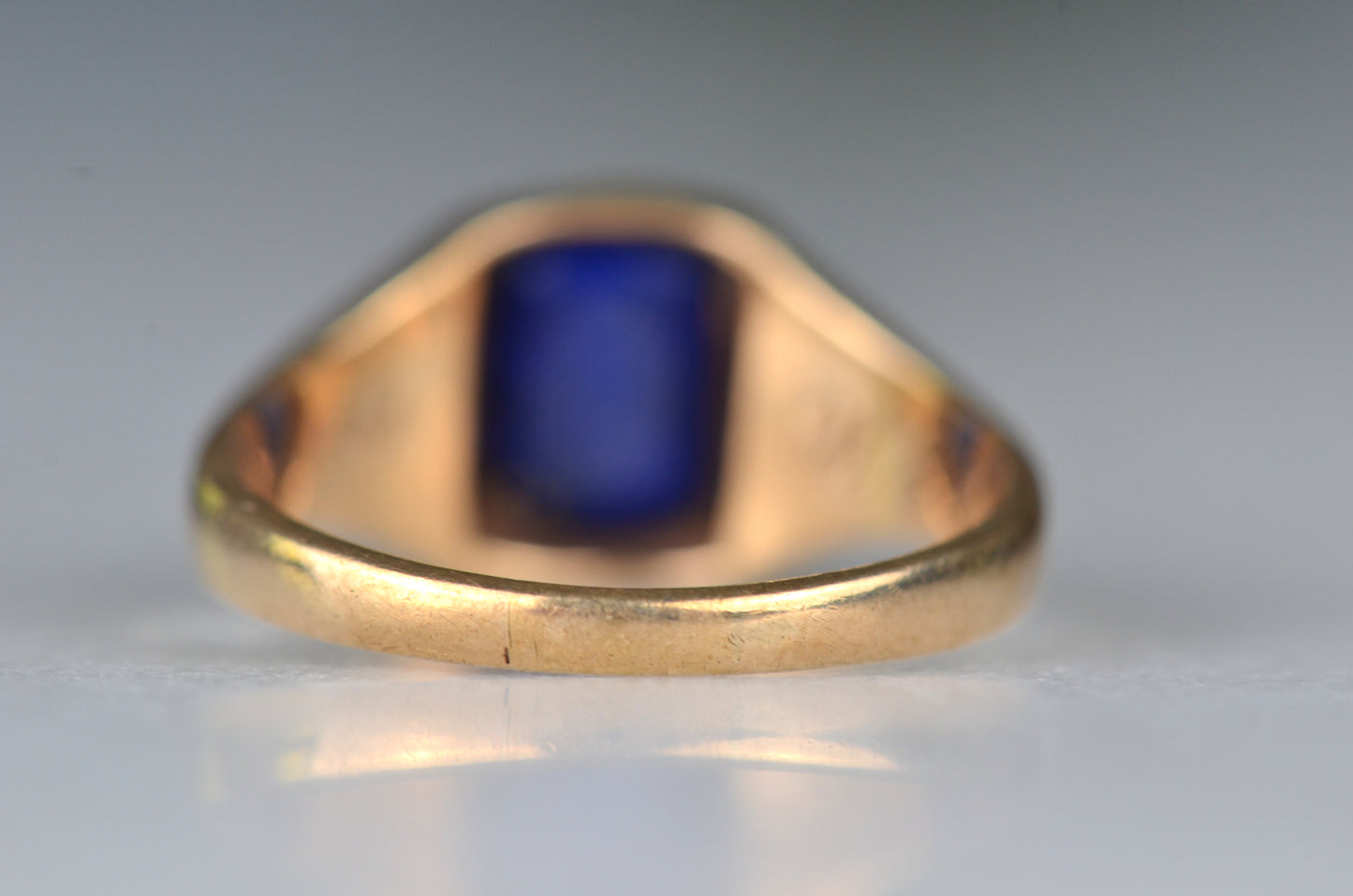 Vivid Sentimental Memorial Lapis Signet