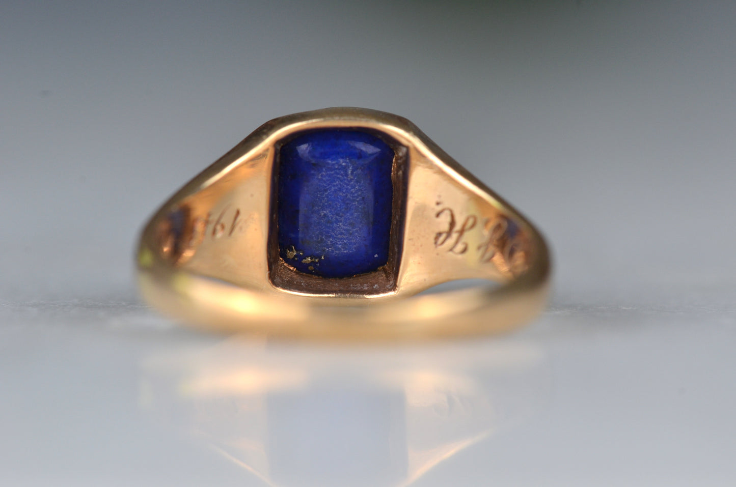Vivid Sentimental Memorial Lapis Signet