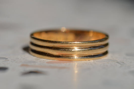 Ribbed Antique Personalized Band Ring