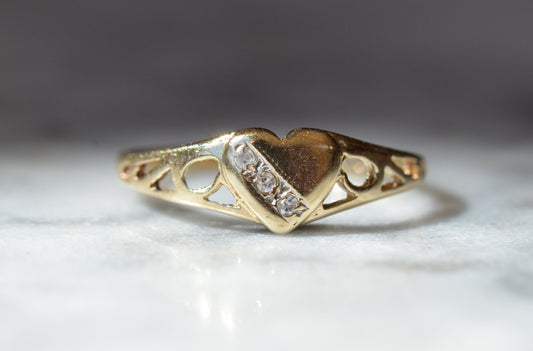 Petite Vintage Heart Signet