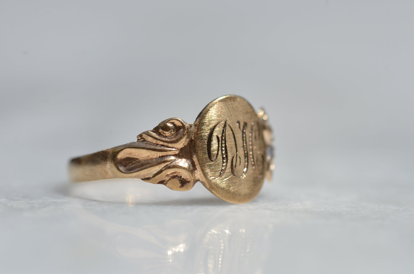 Crisp Vintage Scrolled Signet Ring