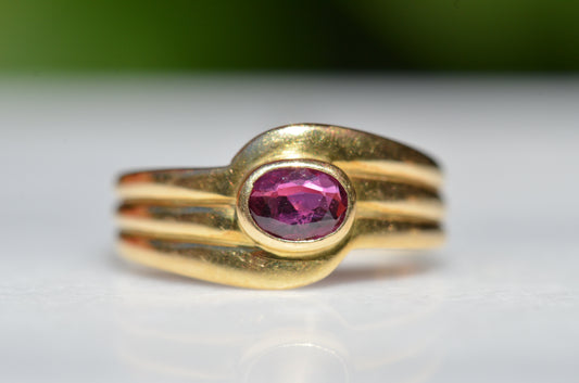 Sexy Vintage Ruby Bezel Ring