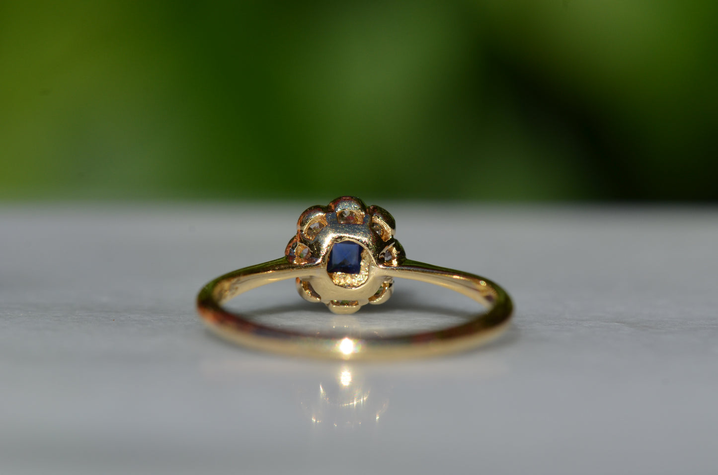 Crisp Vintage Sapphire Daisy Ring